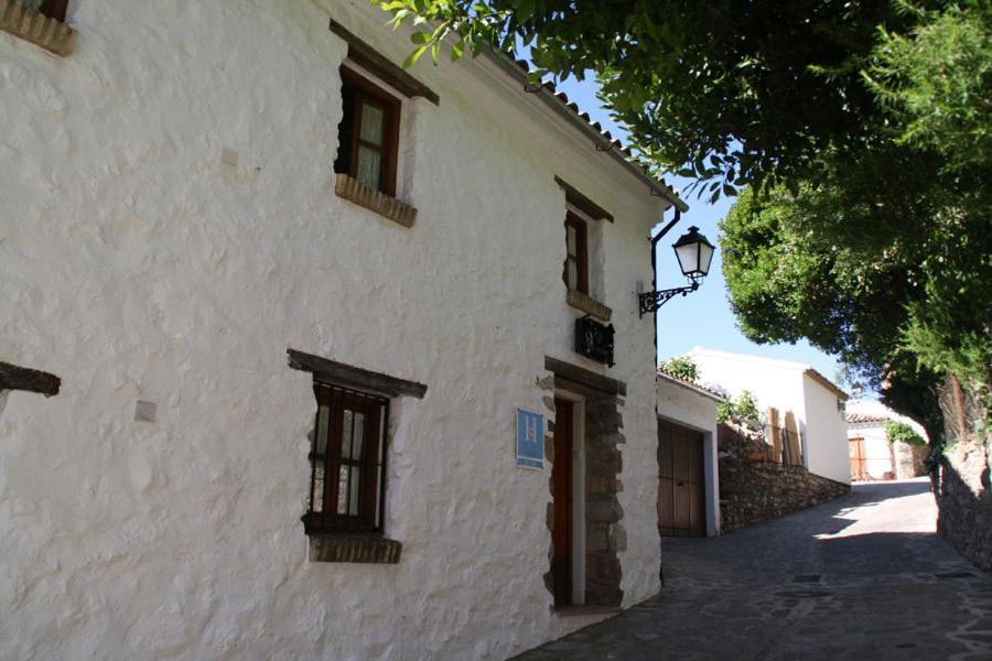 Tugasa Hotel Y Casas Rurales La Posada Villaluenga Del Rosario Exterior photo
