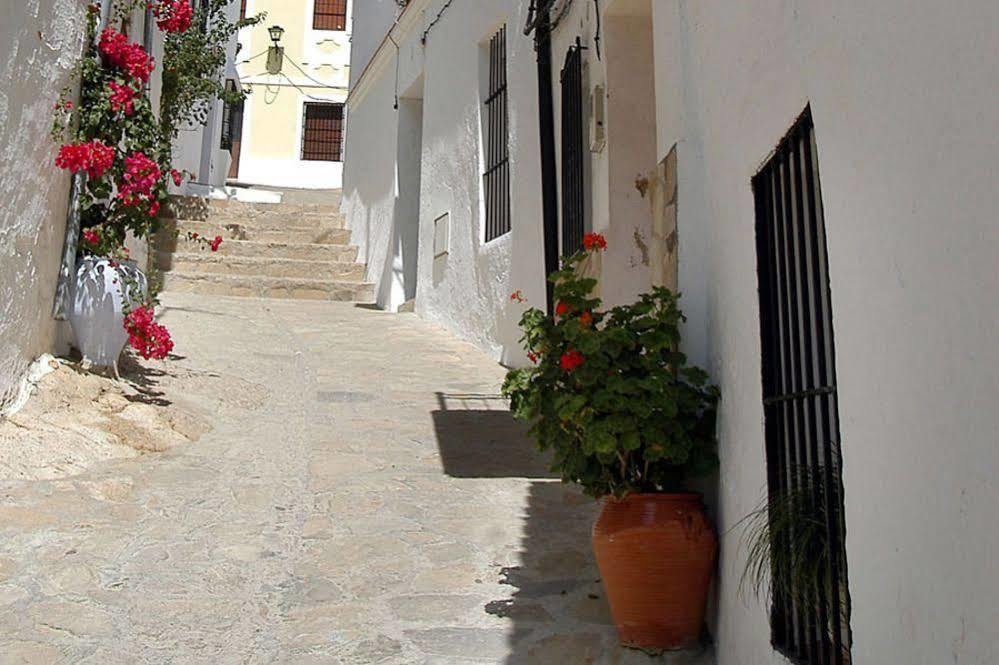 Tugasa Hotel Y Casas Rurales La Posada Villaluenga Del Rosario Exterior photo