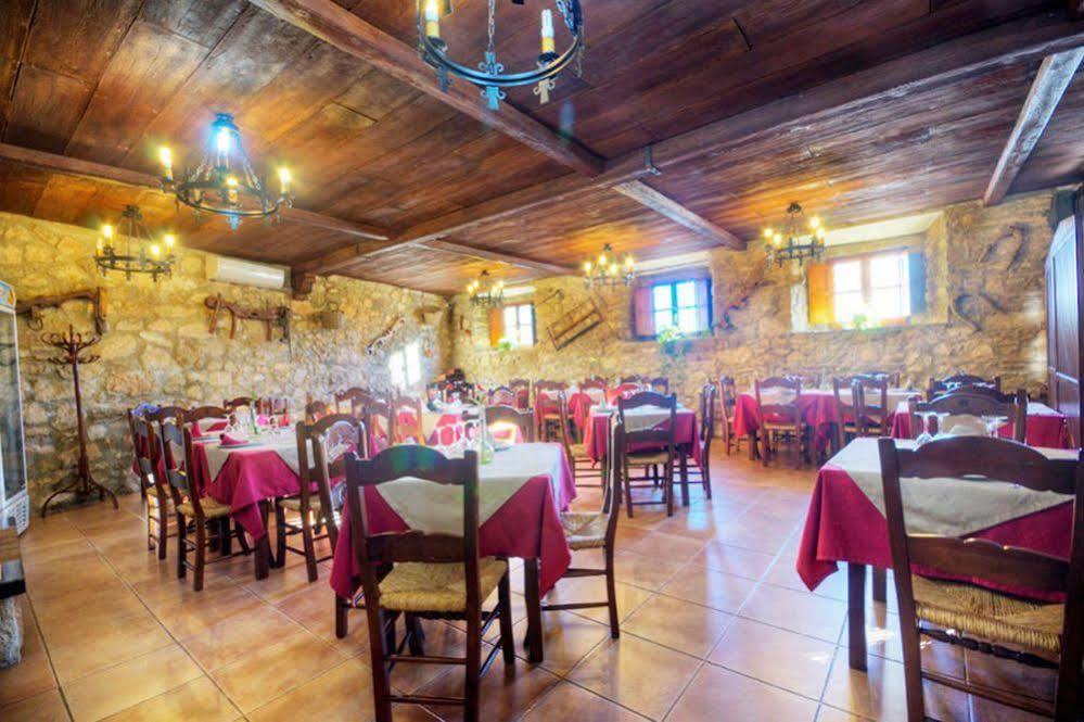 Tugasa Hotel Y Casas Rurales La Posada Villaluenga Del Rosario Exterior photo